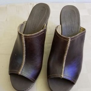 Timberland NWOT brown leather wedge peep toe heels
